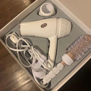 T3 Featherweight Luxe Hair dryer